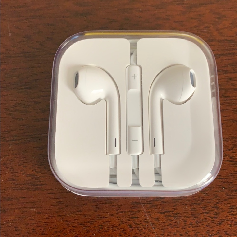 Brand new Apple EarPods